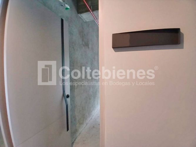 Oficina en arriendo en El Poblado, Medellín, 120 m² · foto 4 de 12