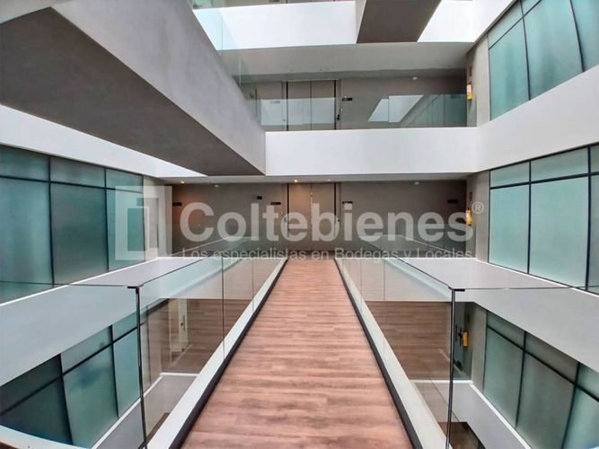 Oficina en arriendo en El Poblado, Medellín, 120 m² · foto 12 de 12