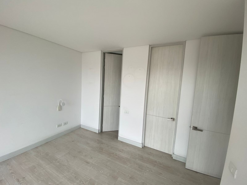 Apartamento en venta en Loma Del Chocho, Envigado · foto 10 de 14