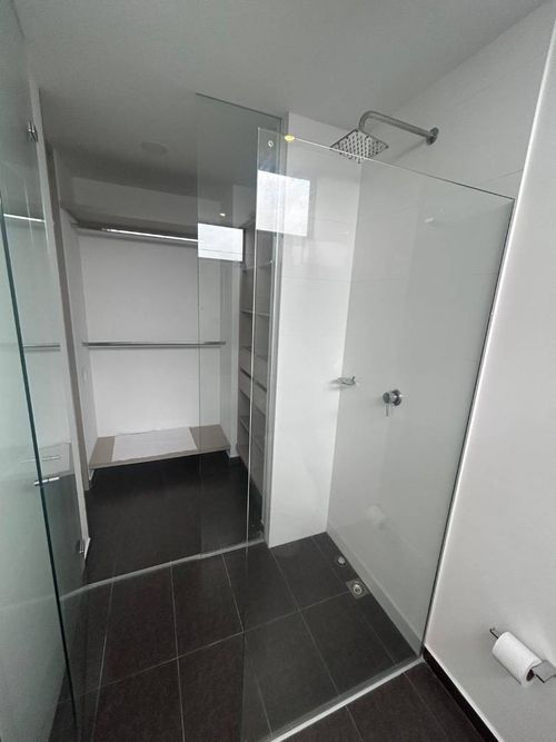 Apartamento de 2 alcobas en arriendo en Altos Del Poblado, Medellín, 78 m² · foto 8 de 24