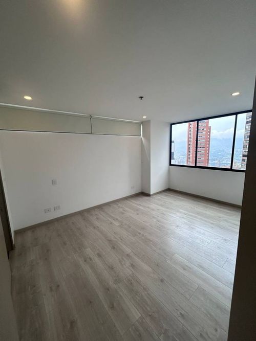 Apartamento de 2 alcobas en arriendo en Altos Del Poblado, Medellín, 78 m² · foto 11 de 24