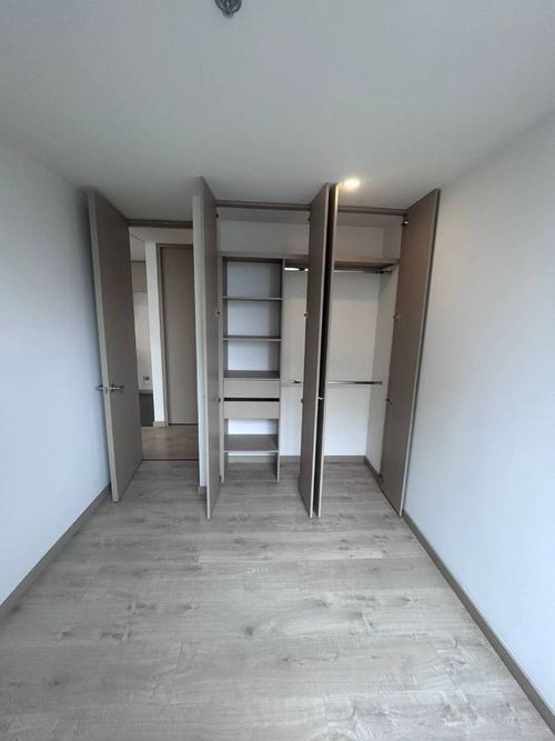 Apartamento de 2 alcobas en arriendo en Altos Del Poblado, Medellín, 78 m² · foto 12 de 24