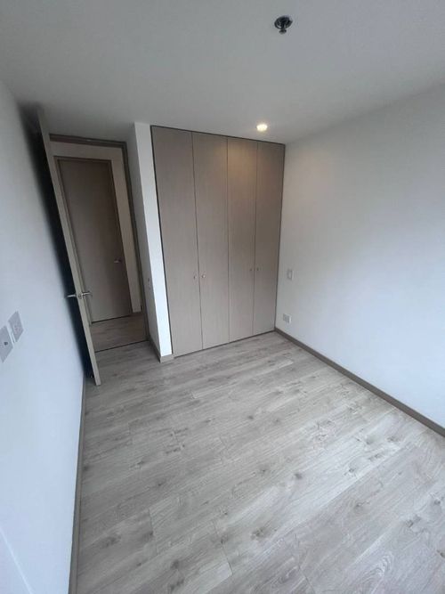 Apartamento de 2 alcobas en arriendo en Altos Del Poblado, Medellín, 78 m² · foto 13 de 24
