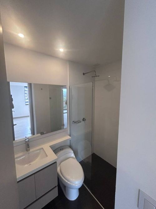 Apartamento de 2 alcobas en arriendo en Altos Del Poblado, Medellín, 78 m² · foto 15 de 24