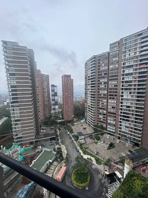 Apartamento de 2 alcobas en arriendo en Altos Del Poblado, Medellín, 78 m² · foto 17 de 24