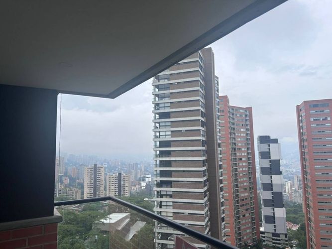 Apartamento de 2 alcobas en arriendo en Altos Del Poblado, Medellín, 78 m² · foto 20 de 24