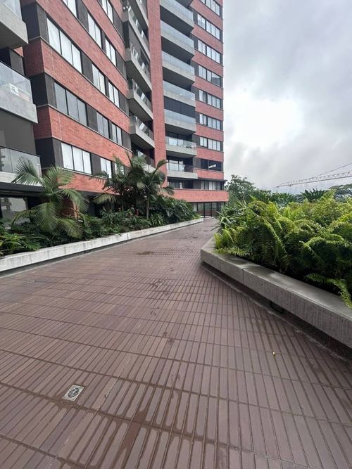 Apartamento de 2 alcobas en arriendo en Altos Del Poblado, Medellín, 78 m² · foto 21 de 24