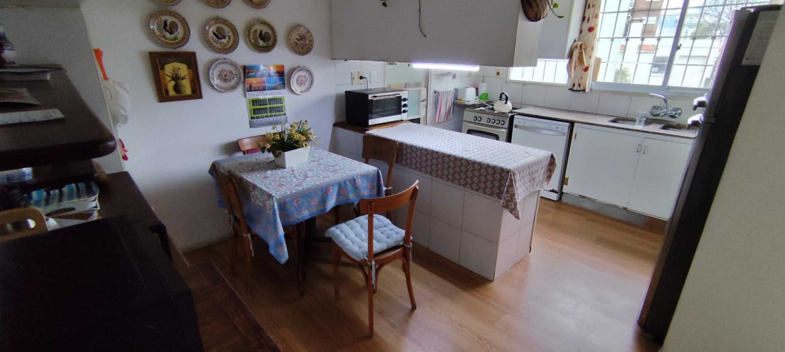 Sobre Ponce a pasos Pza Varela De Categoría 233 M2 edif. 3 dorm 3 b serv Living y comedor enorme escritorio tza losa vig. 24 h gge Único!!! - Ansicht 6