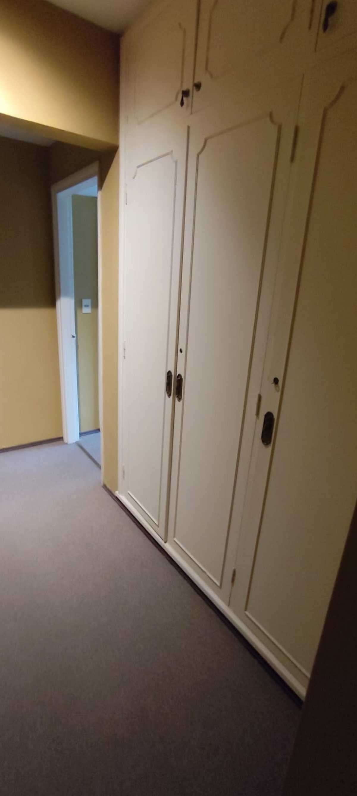 Sobre Ponce a pasos Pza Varela De Categoría 233 M2 edif. 3 dorm 3 b serv Living y comedor enorme escritorio tza losa vig. 24 h gge Único!!! - Mehr