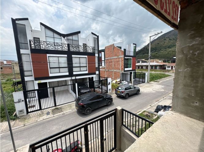 Casa de 3 alcobas en venta en Parcelas, Cota, 216 m² · foto 8 de 15