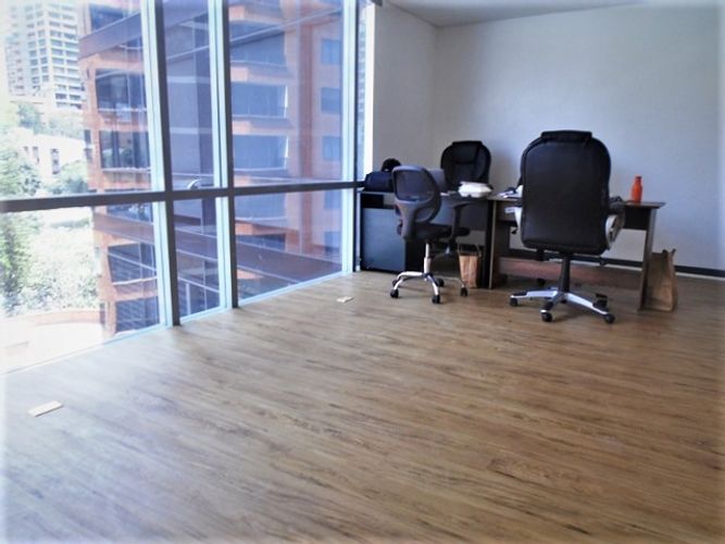 Oficina en venta en La Aguacatala, Medellín, 40 m² · foto 2 de 10
