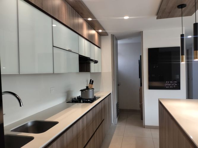 Apartamento de 3 alcobas en arriendo en El Poblado, Medellín, 135 m² · foto 9 de 18