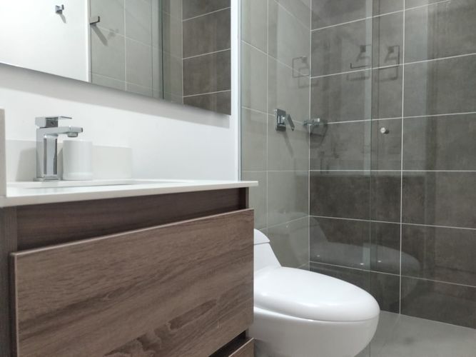 Apartamento de 3 alcobas en venta en El Poblado, Medellín, 135 m² · foto 17 de 18