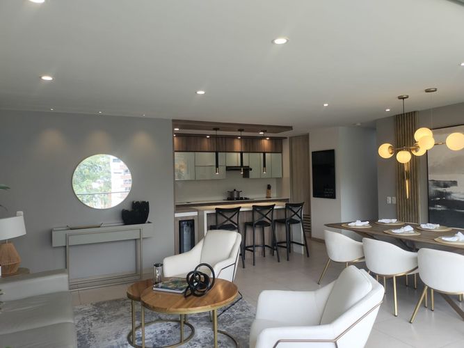 Apartamento de 3 alcobas en venta en El Poblado, Medellín, 135 m² · foto 3 de 18