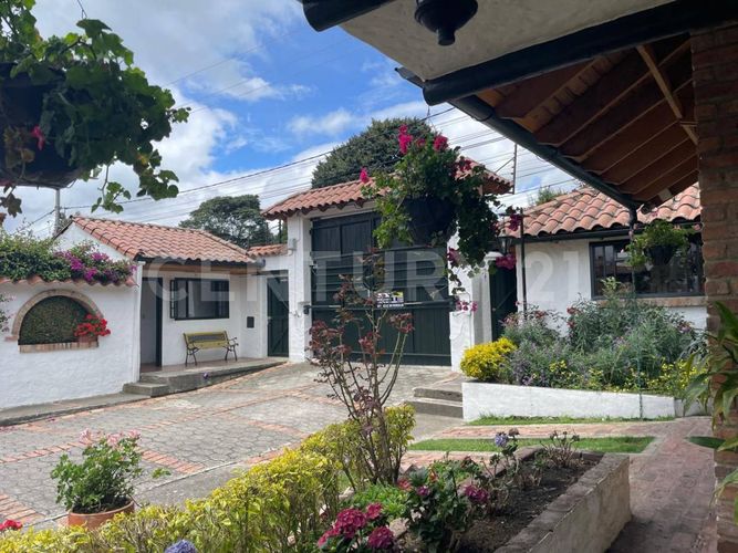 Casa de 4 alcobas en venta en Cota, 186 m² · foto 2 de 24