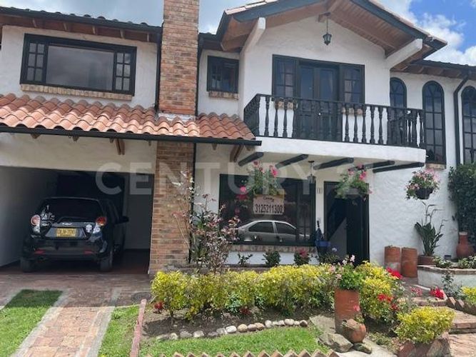 Casa de 4 alcobas en venta en Cota, 186 m² · foto 3 de 24
