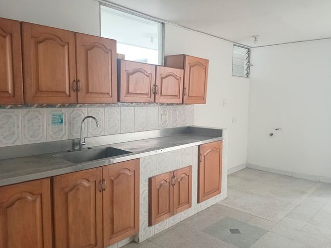 Apartamento de 4 alcobas en arriendo en Suramericana, Medellín, 212 m² · foto 4 de 15