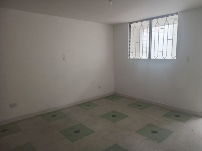 Apartamento de 4 alcobas en arriendo en Suramericana, Medellín, 212 m² · foto 5 de 15