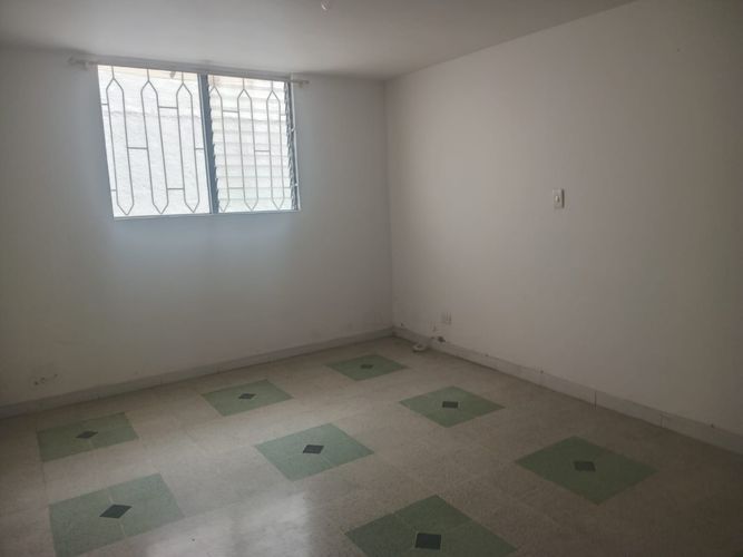 Apartamento de 4 alcobas en arriendo en Suramericana, Medellín, 212 m² · foto 10 de 15