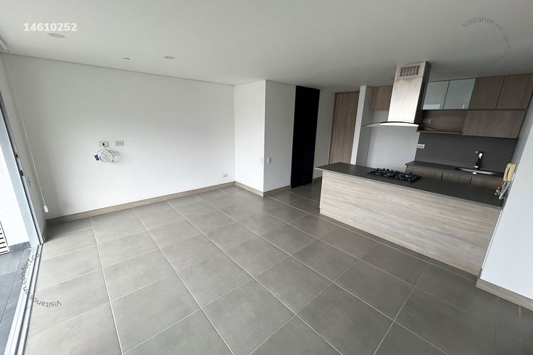 Apartamento de 2 alcobas en arriendo en Loma Del Esmeraldal, Envigado, 77 m² · foto 3 de 16