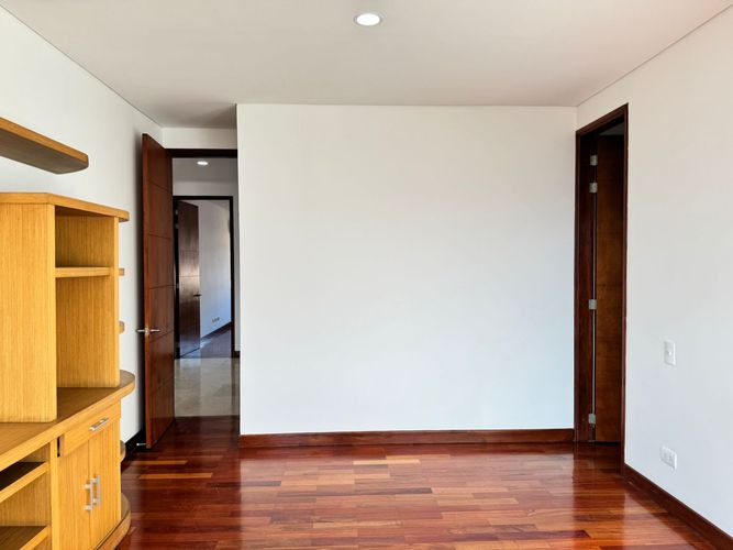 Apartamento de 3 alcobas en arriendo en El Poblado, Medellín, 360 m² · foto 10 de 16