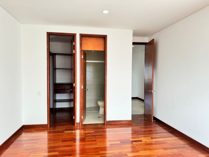 Apartamento de 3 alcobas en arriendo en El Poblado, Medellín, 360 m² · foto 9 de 16