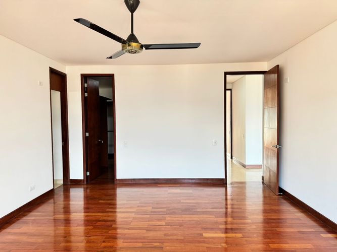 Apartamento de 3 alcobas en arriendo en El Poblado, Medellín, 360 m² · foto 7 de 16