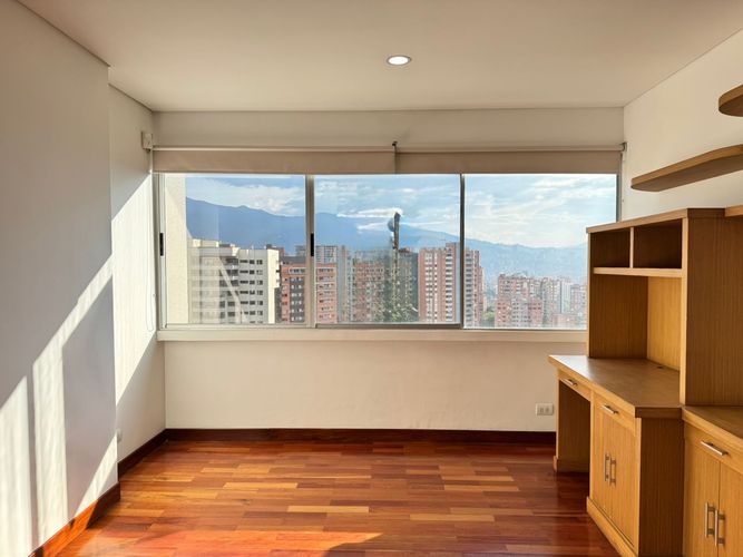 Apartamento de 3 alcobas en arriendo en El Poblado, Medellín, 360 m² · foto 8 de 16