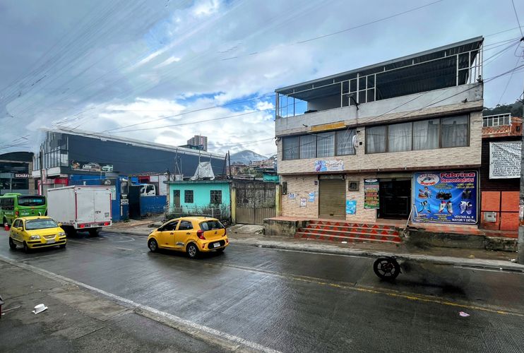Casa de 4 alcobas en venta en Los Alpes, Bogotá, 650 m² · foto 2 de 17