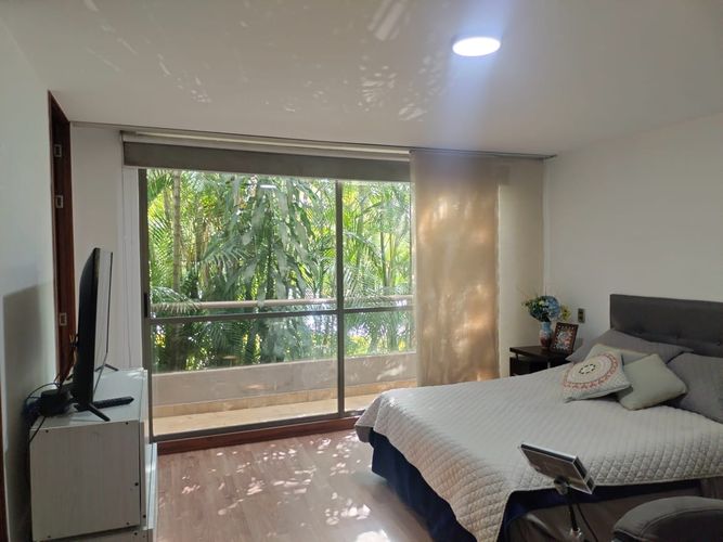 Apartamento de 3 alcobas en arriendo en El Poblado, Medellín, 139 m² · foto 2 de 18