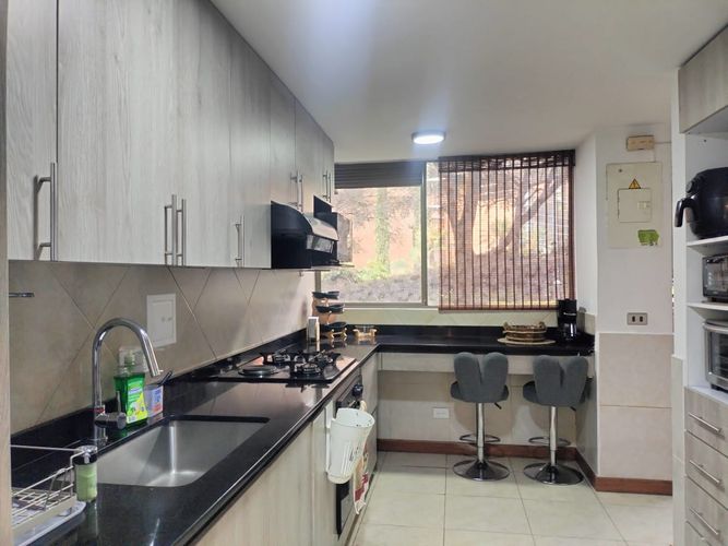 Apartamento de 3 alcobas en arriendo en El Poblado, Medellín, 139 m² · foto 8 de 18