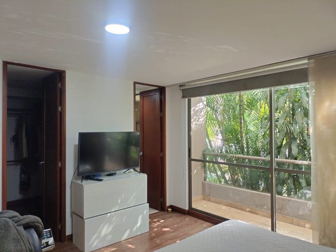 Apartamento de 3 alcobas en arriendo en El Poblado, Medellín, 139 m² · foto 10 de 18