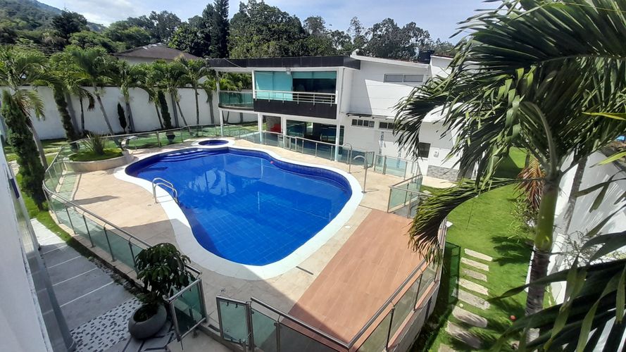 Casa de 5 alcobas en venta en La Mata, Piedecuesta, 400 m² · foto 2 de 24