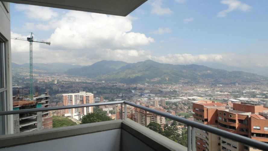 Apartamento de 2 alcobas en venta en Loma De La Doctora, Sabaneta, 108 m² · foto 9 de 21