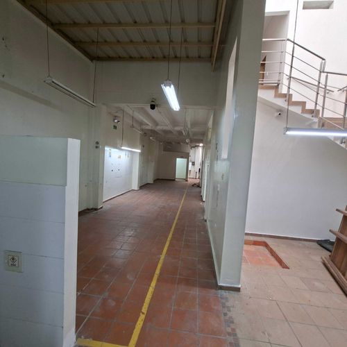 Bodega en venta en San Francisco, Bucaramanga, 260 m² · foto 2 de 9