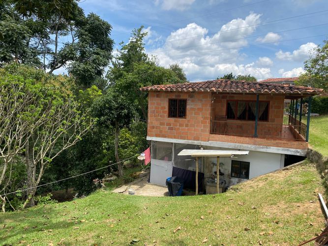 Casa de 6 alcobas en venta en Ruitoque, Floridablanca, 2000 m² · foto 3 de 11