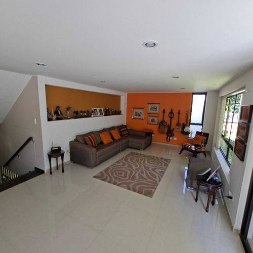 Casa de 4 alcobas en venta en Menzuly, Floridablanca, 691 m² · foto 2 de 15