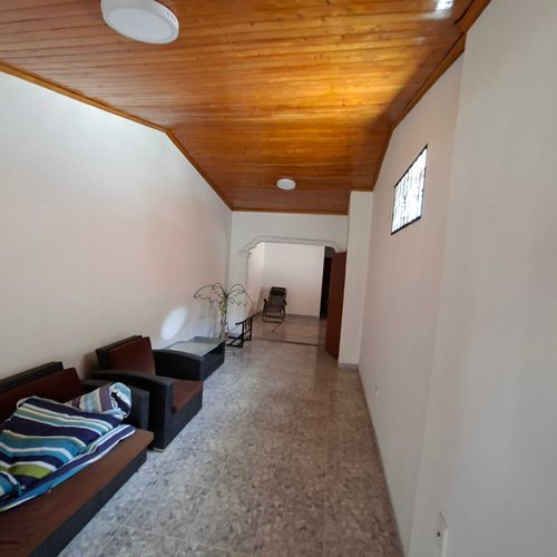 Casa de 3 alcobas en venta en Los Rosales, Floridablanca, 215 m² · foto 7 de 10