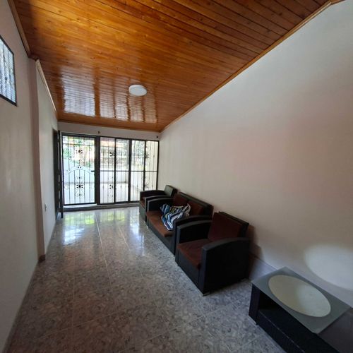 Casa de 3 alcobas en venta en Los Rosales, Floridablanca, 215 m² · foto 8 de 10