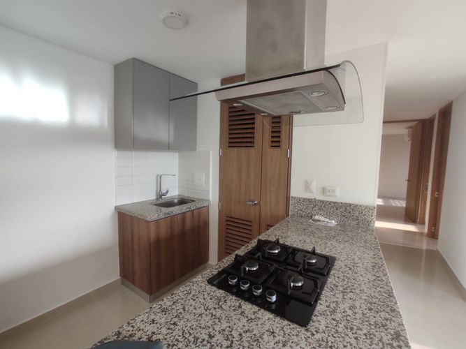 Apartamento de 3 alcobas en venta en Cañaveral, Floridablanca, 80 m² · foto 2 de 12
