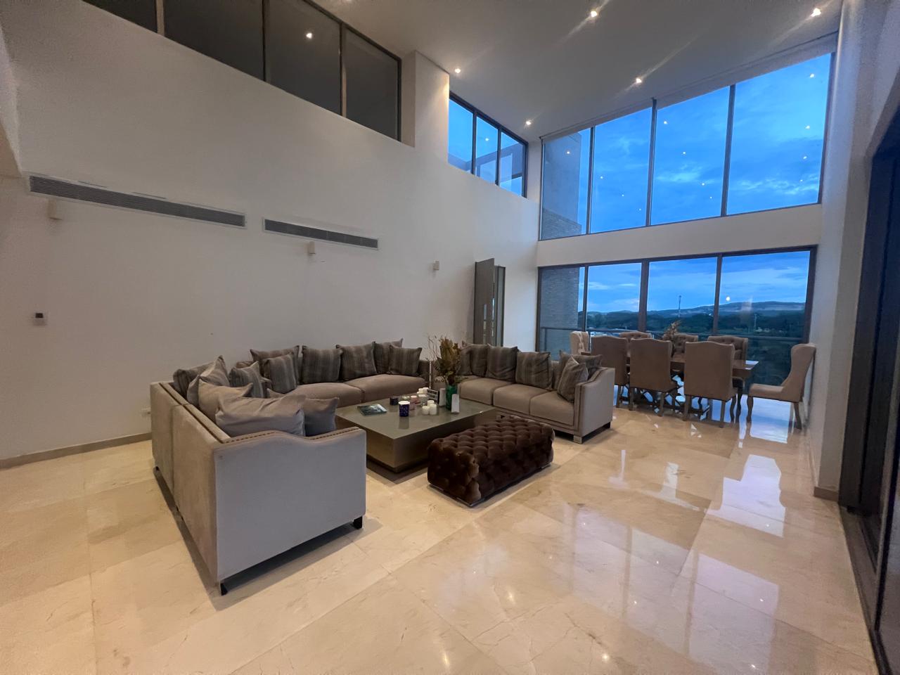 Apartamento en venta en Lagos Del Caujaral, Atlántico · foto 2 de 23