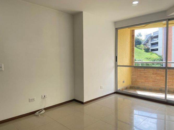 Apartamento de 3 alcobas en arriendo en Vegas De La Doctora, Sabaneta, 99 m² · foto 3 de 16