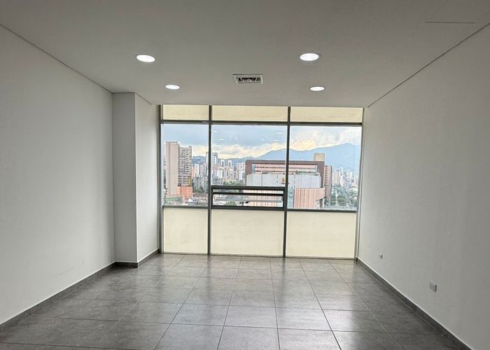 Oficina en arriendo en Mesa, Envigado, 38 m² · foto 2 de 4