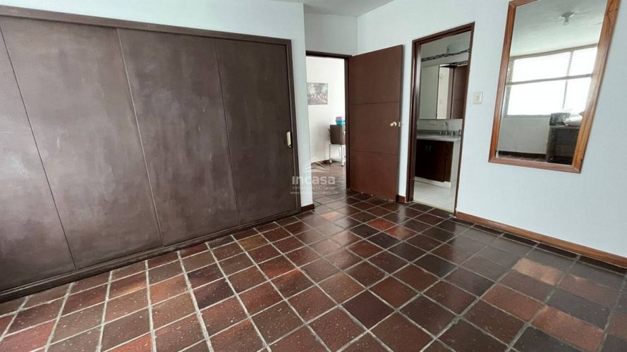 Casa en venta en Santa Rita, Cali, 393 m² · foto 18 de 21