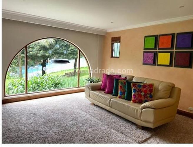 Apartamento de 3 alcobas en venta en Lindaraja, Bogotá, 163 m² · foto 2 de 16