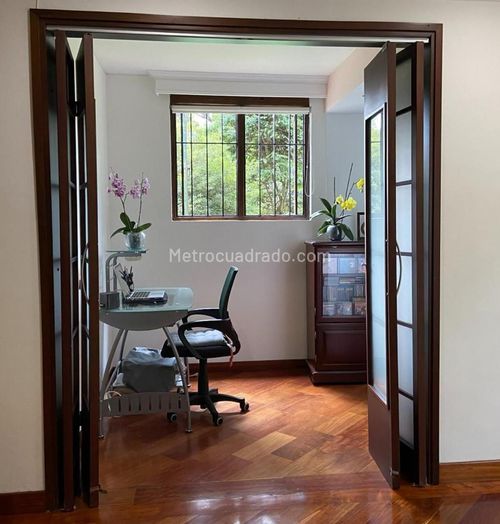 Apartamento de 3 alcobas en venta en Lindaraja, Bogotá, 163 m² · foto 7 de 16