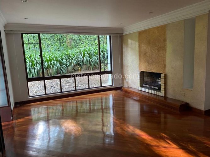 Apartamento de 3 alcobas en venta en Lindaraja, Bogotá, 163 m² · foto 9 de 16