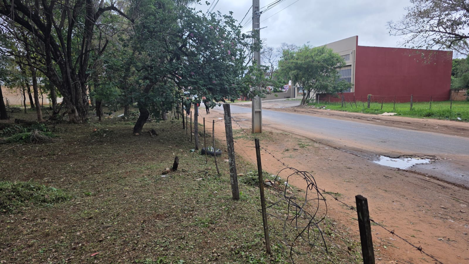 VENDO AMPLIO TERRENO DE 4.028M2 EN ESQUINA EN MARIANO ROQUE ALONSO A PASOS DE LA TRANSCHACO — foto 2
