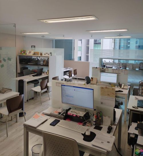Oficina en venta en Oviedo, Medellín, 54 m² · foto 2 de 8