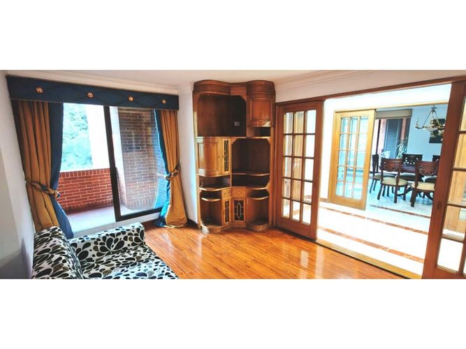 Apartamento de 3 alcobas en venta en Chicó Reservado, Bogotá, 207 m² · foto 5 de 19